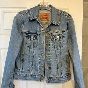 Levi’s Original Trucker Jacket, light wash, Size Medium